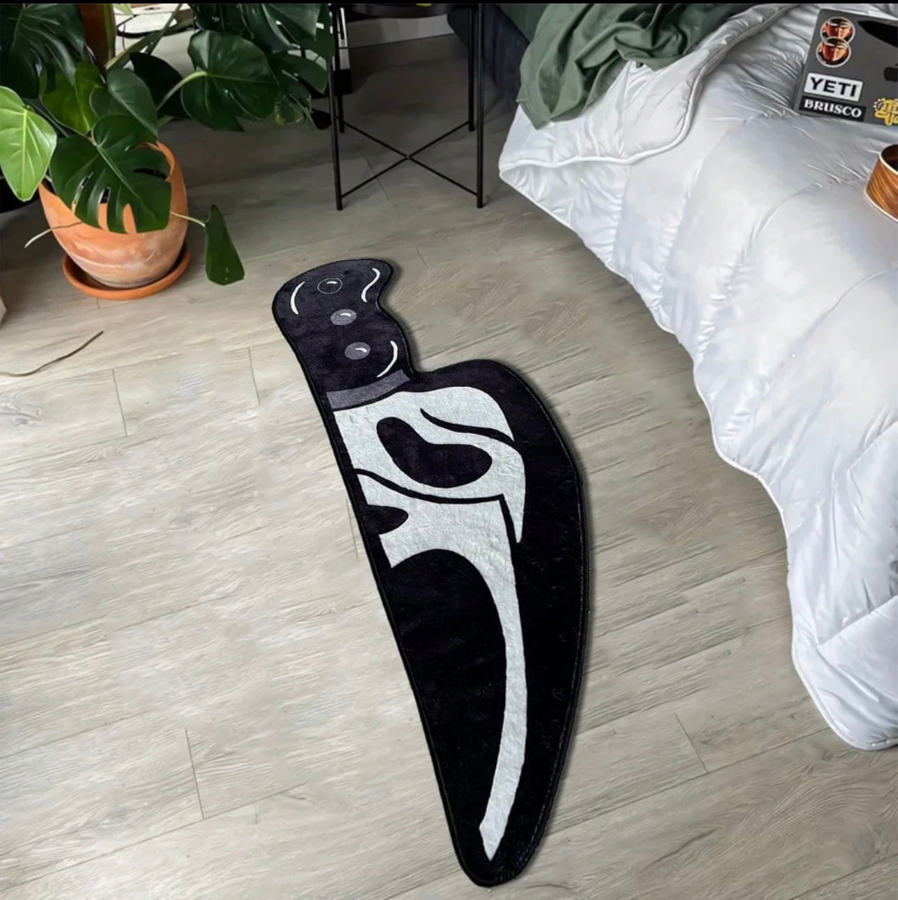 Knife Style Plush Rug